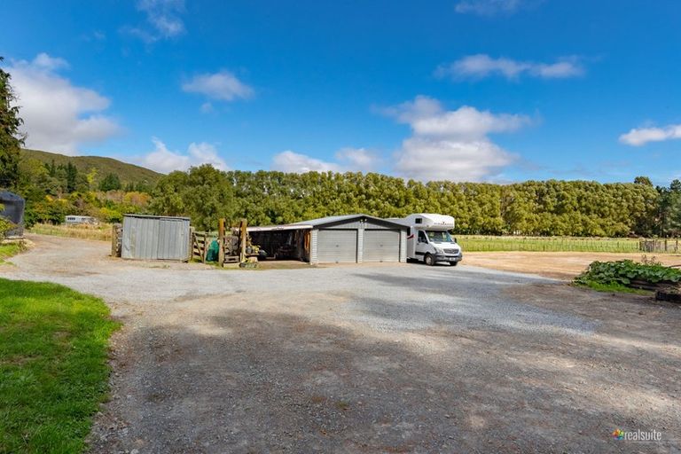 Photo of property in 224 Katherine Mansfield Drive, Whitemans Valley, Upper Hutt, 5371