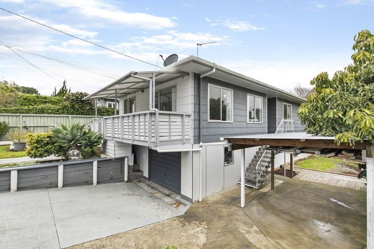 Photo of property in 2/119 Beach Haven Road, Beach Haven, Auckland, 0626