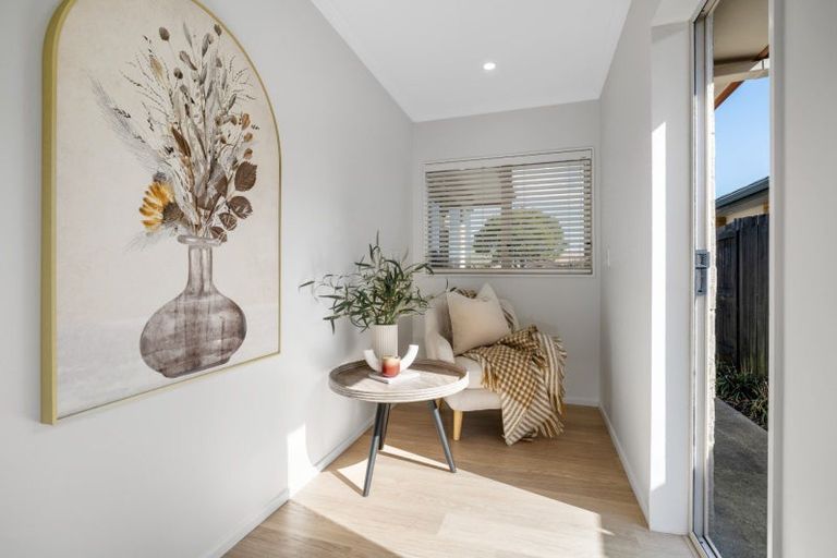 Photo of property in 27 Mcleod Place, Papamoa Beach, Papamoa, 3118