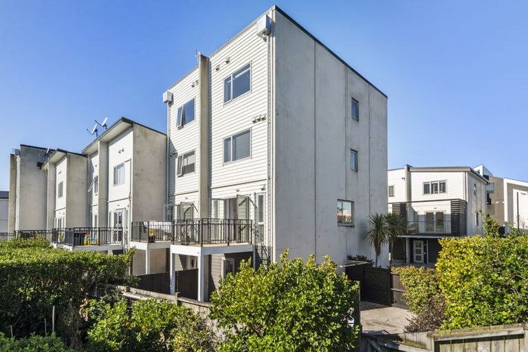 Photo of property in 74 Niu Lane, Te Atatu South, Auckland, 0610