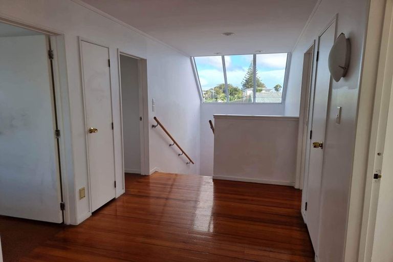 Photo of property in 50b Blanes Road, Weymouth, Auckland, 2103