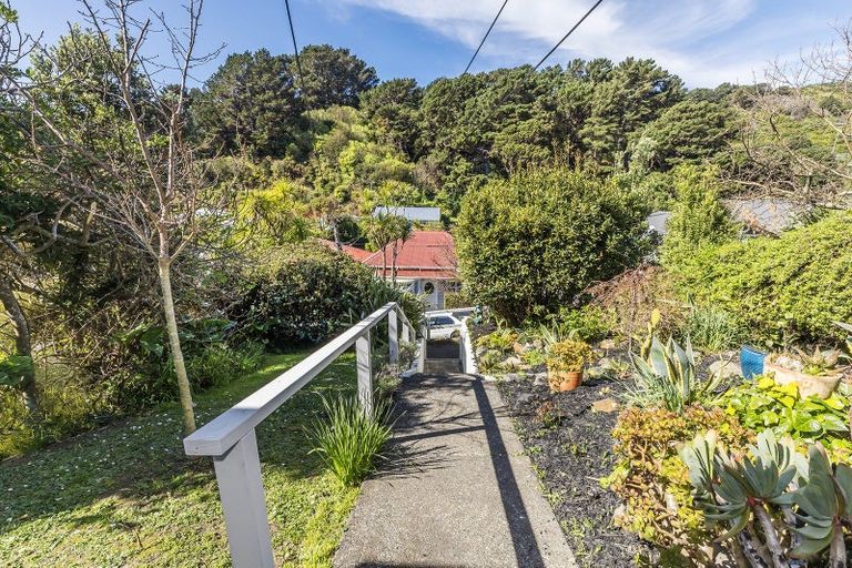 Photo of property in 54 Edinburgh Terrace, Berhampore, Wellington, 6023