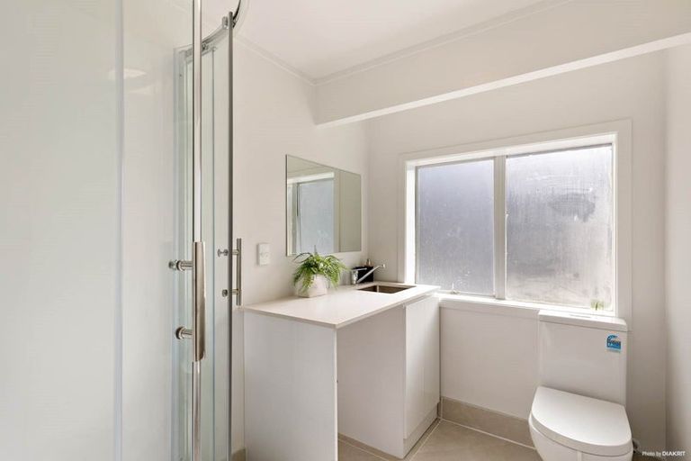 Photo of property in 9k View Road, Glenfield, Auckland, 0627