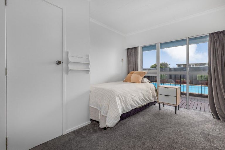 Photo of property in 23 Featherston Street, Levin, 5510