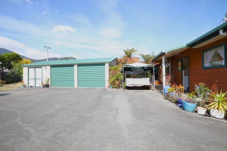 Photo of property in 246 Waikawa Road, Waikawa, Picton, 7220