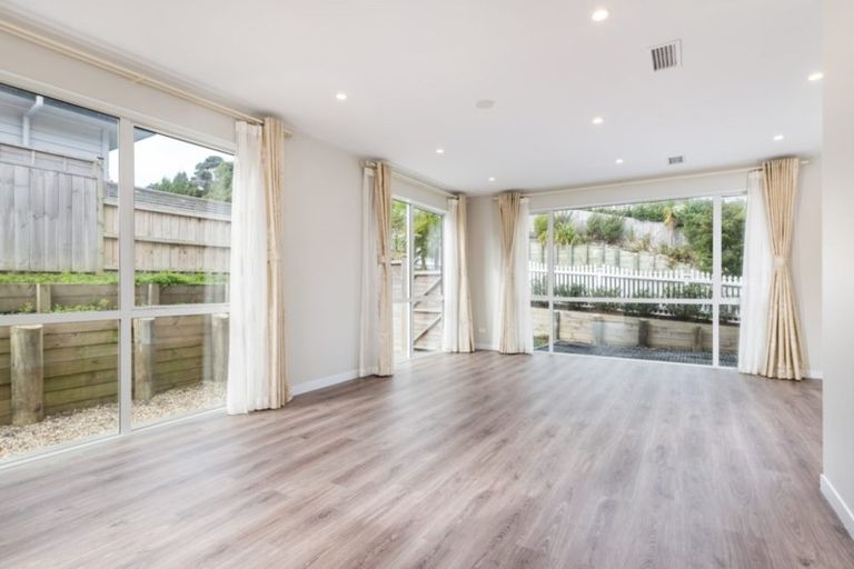 Photo of property in 24 Mackay Drive, Greenhithe, Auckland, 0632