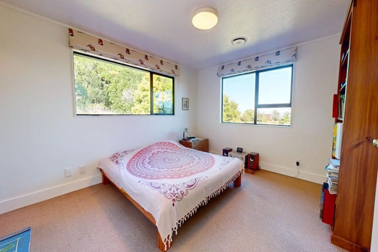 Photo of property in 60 Satara Crescent, Khandallah, Wellington, 6035