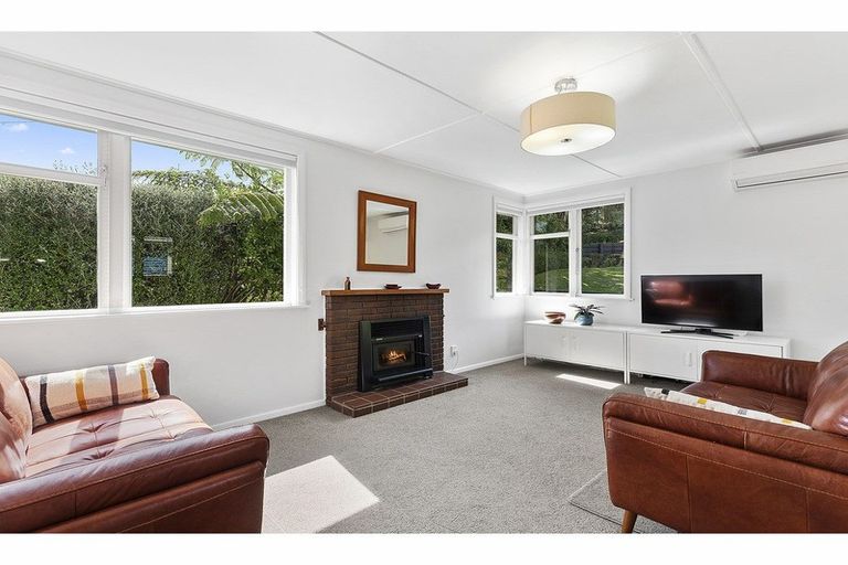 Photo of property in 69 Salford Street, Newlands, Wellington, 6037