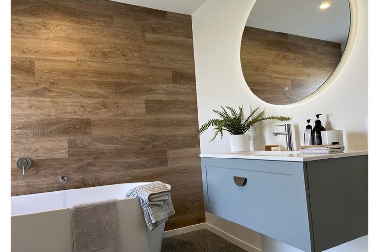 Photo of property in 9a Lansdowne Crescent, Lansdowne, Masterton, 5810