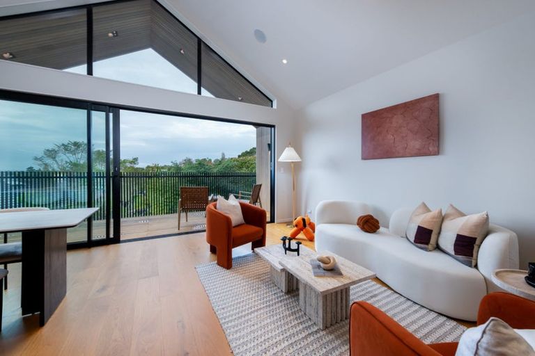 Photo of property in 15b Kiri Place, Mairangi Bay, Auckland, 0630