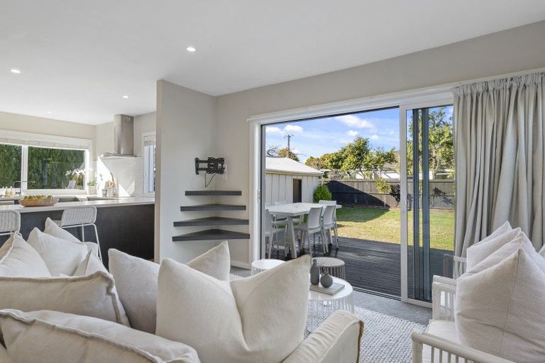 Photo of property in 27 Aorangi Road, Bryndwr, Christchurch, 8053