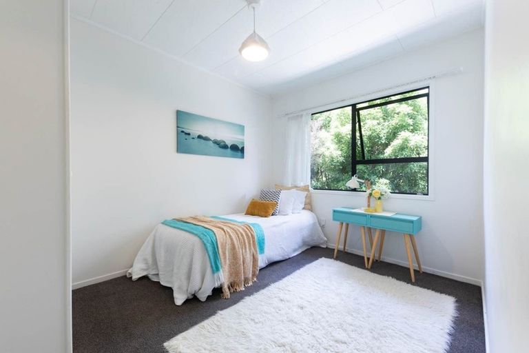 Photo of property in 55 Meadowvale Rise, Titirangi, Auckland, 0604