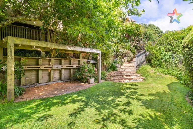 Photo of property in 69 Howard Road, Point Howard, Lower Hutt, 5013