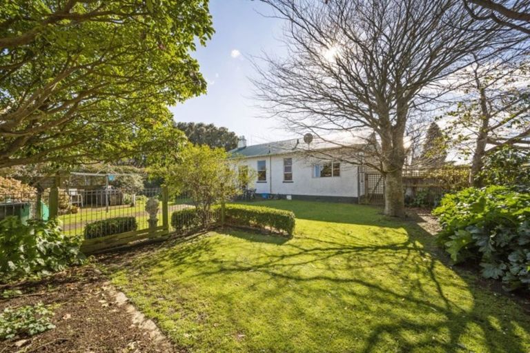 Photo of property in 17 Grey Street, Hawera, 4610