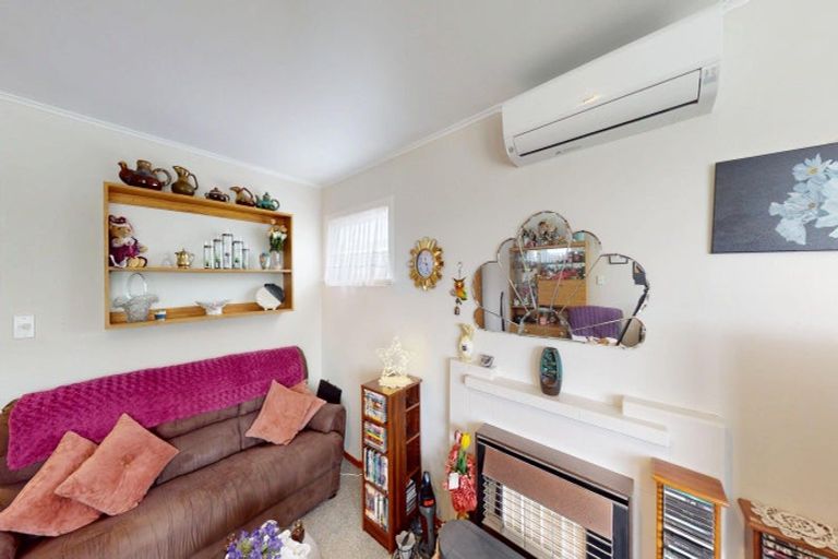 Photo of property in 118 Weraroa Road, Levin, 5510