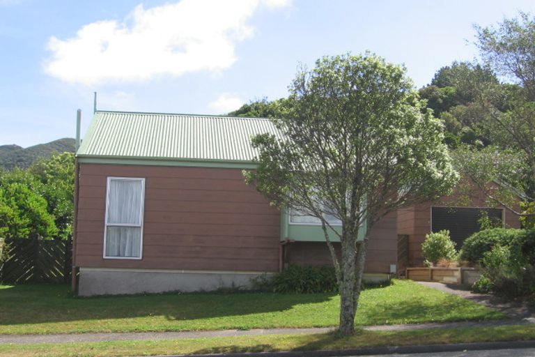 Photo of property in 12 John Witton Drive, Crofton Downs, Wellington, 6035