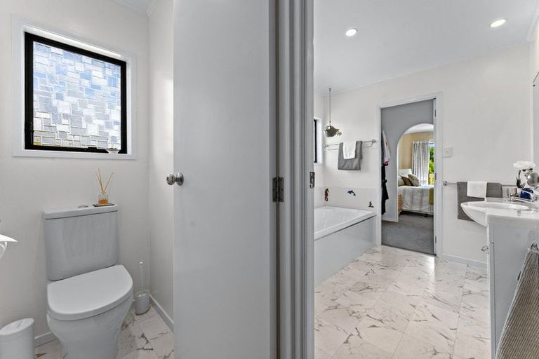 Photo of property in 24 Majesty Place, Half Moon Bay, Auckland, 2012