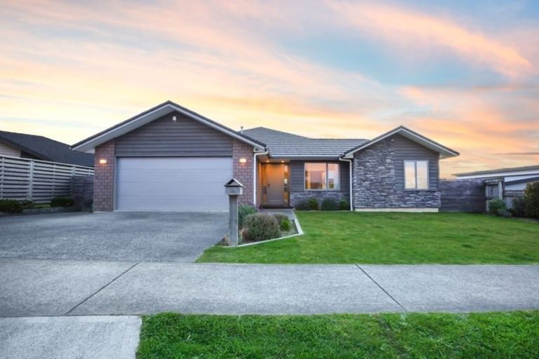 Photo of property in 32 Sumner Terrace, Aotea, Porirua, 5024