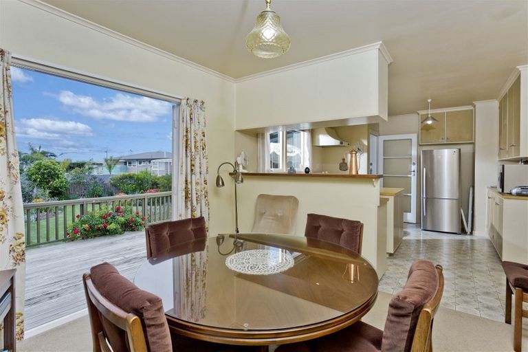 Photo of property in 87 Hillcrest Avenue, Hillcrest, Auckland, 0627