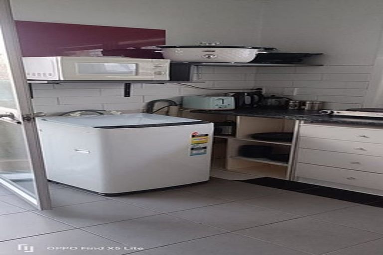 Photo of property in 15 Peach Road, Glenfield, Auckland, 0629