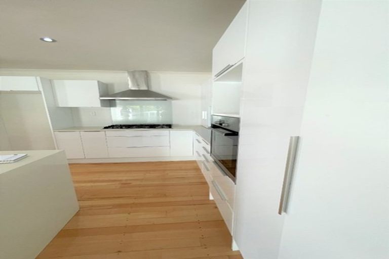 Photo of property in 25 Portadown Avenue, Pakuranga Heights, Auckland, 2010