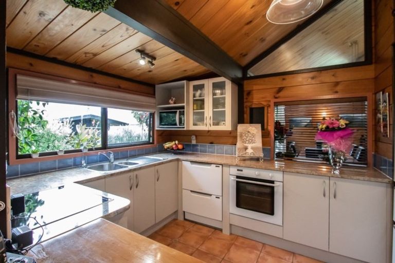 Photo of property in 12a Alexander Street, Waikanae, 5036