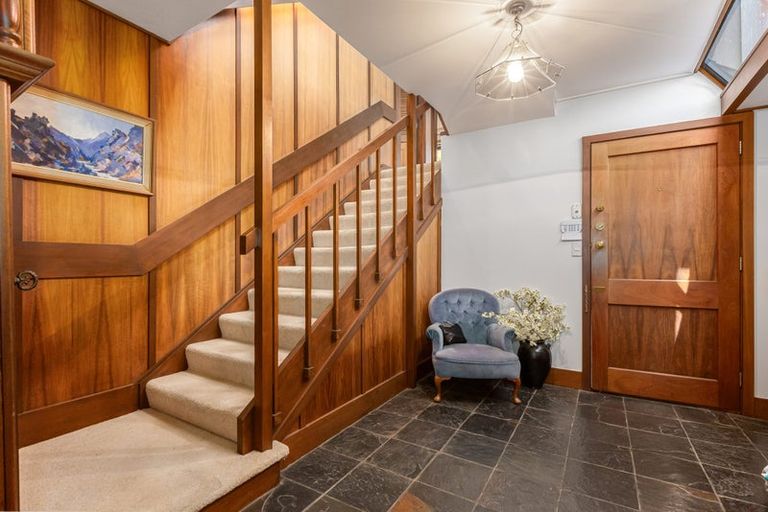 Photo of property in 31 Wadestown Road, Wadestown, Wellington, 6012