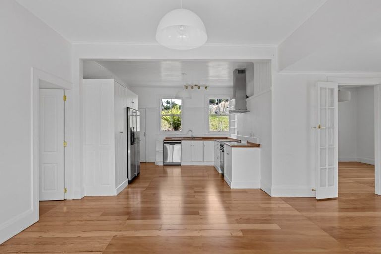 Photo of property in 72 Pebble Brook Road, Waitoki, 0994