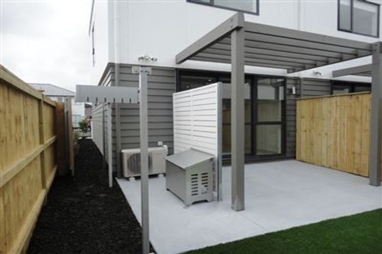 Photo of property in 23 Pencaitland Drive, Flat Bush, Auckland, 2019