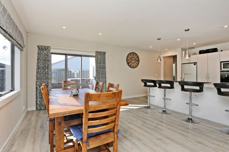 Photo of property in 12 Manganui Place, Te Awa, Napier, 4110