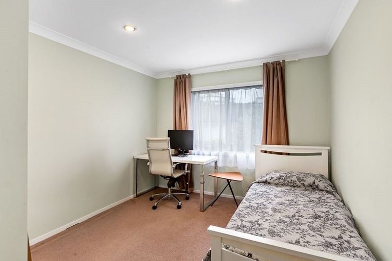 Photo of property in 16 Fern Court, Orewa, 0931