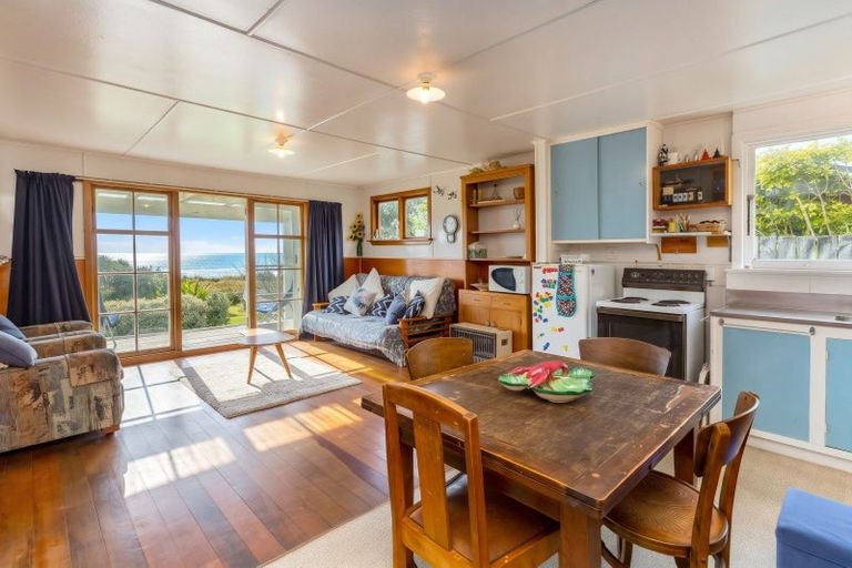 Photo of property in 275 Mataikona Road, Mataikona, Tinui, 5889