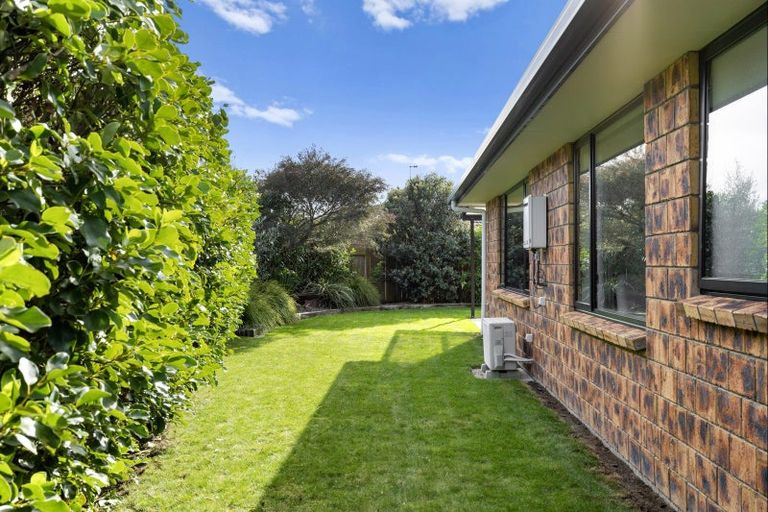 Photo of property in 31 Chestnut Close, Kelvin Grove, Palmerston North, 4414