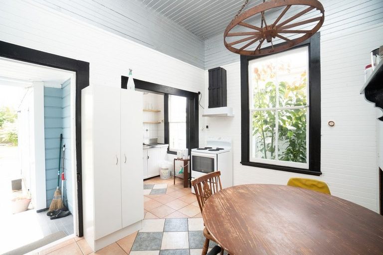 Photo of property in 35 Waldegrave Street, Palmerston North, 4410