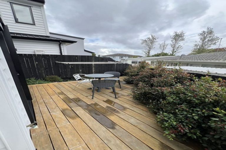 Photo of property in 14a September Place, Forrest Hill, Auckland, 0620