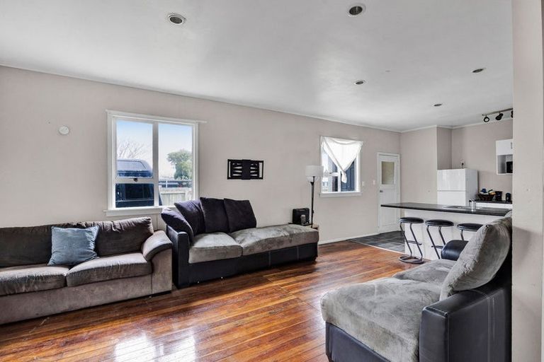 Photo of property in 18 Hunter Street, Normanby, Hawera, 4614