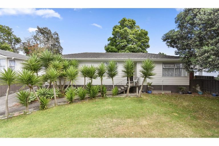 Photo of property in 3 Smedley Street, Manurewa, Auckland, 2102