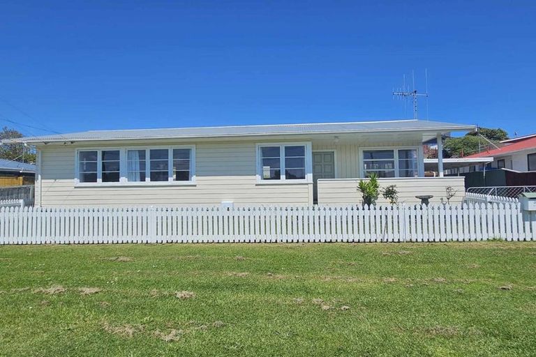 Photo of property in 37 Toi Street, Tawhero, Whanganui, 4501