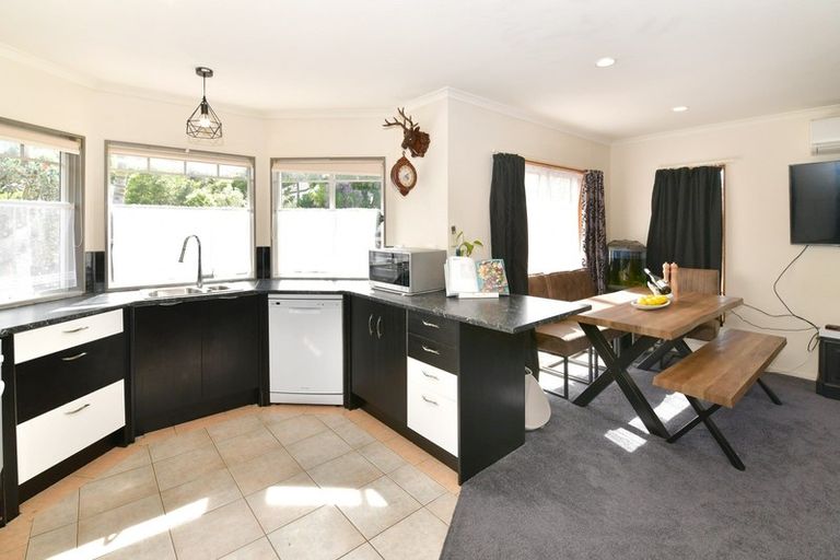 Photo of property in 38 Red Hibiscus Road, Stanmore Bay, Whangaparaoa, 0932