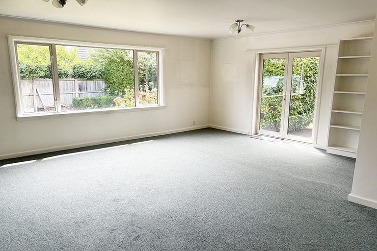 Photo of property in 102 Wairakei Road, Bryndwr, Christchurch, 8052