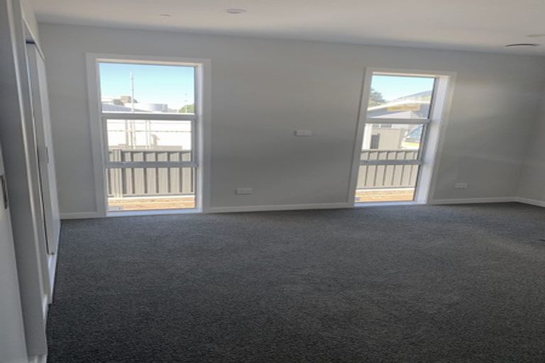 Photo of property in 35 Karearea Avenue, Kenepuru, Porirua, 5022