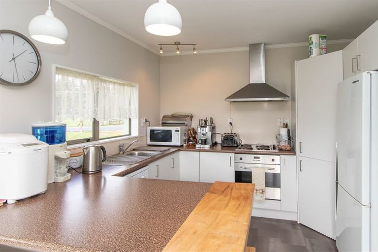 Photo of property in 3 Tariki Road, Tariki, Inglewood, 4390