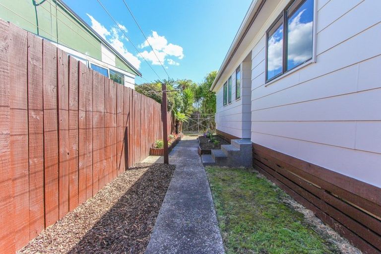 Photo of property in 3c Farnworth Avenue, Holdens Bay, Rotorua, 3010