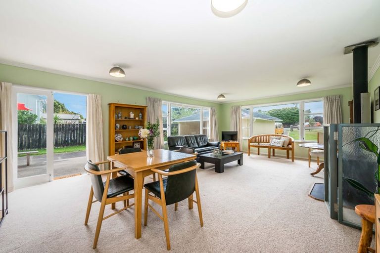 Photo of property in 22 Hohiria Street, Waikanae Beach, Waikanae, 5036