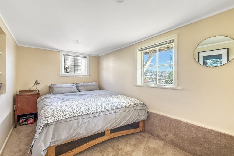 Photo of property in 97 Northland Road, Northland, Wellington, 6012