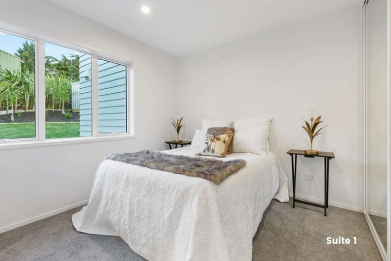 Photo of property in 299 Whangaparaoa Road, Red Beach, 0932