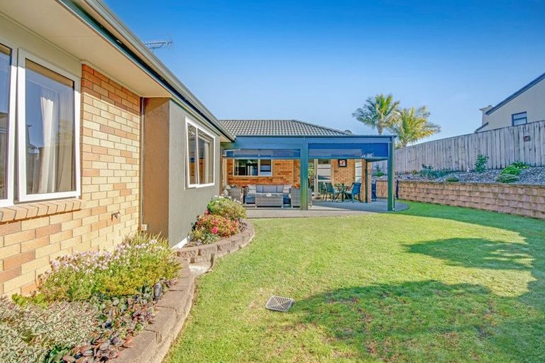 Photo of property in 84 Tauranga Place, Orewa, 0931