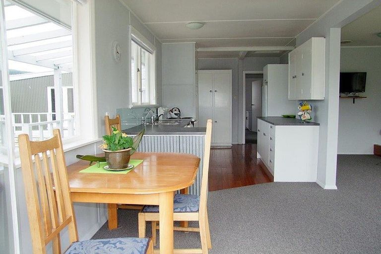 Photo of property in 24 Leman Street, Milton, 9220