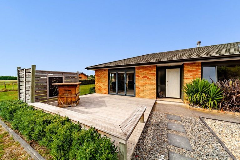 Photo of property in 28 Pourerere Road, Waipawa, 4271