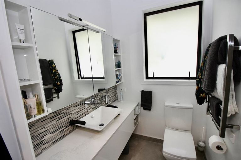 Photo of property in 15 Leeward Drive, Whitianga, 3510